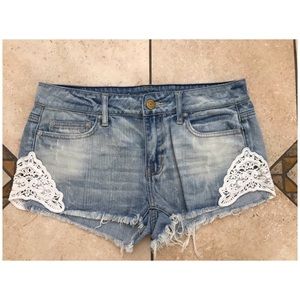 American Eagle Lace Detail Shorts - Size: 8